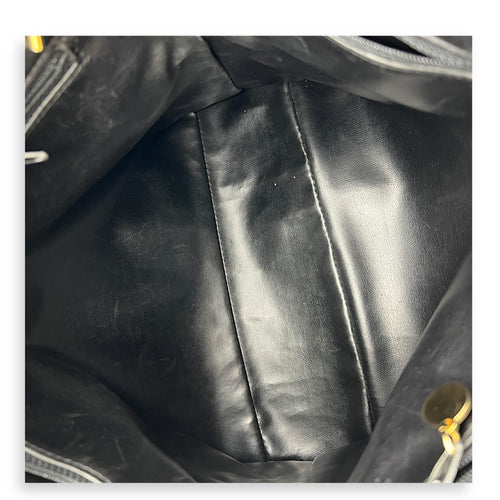 Vintage Shoulder Bag Black in Lambskin, Gold hardware