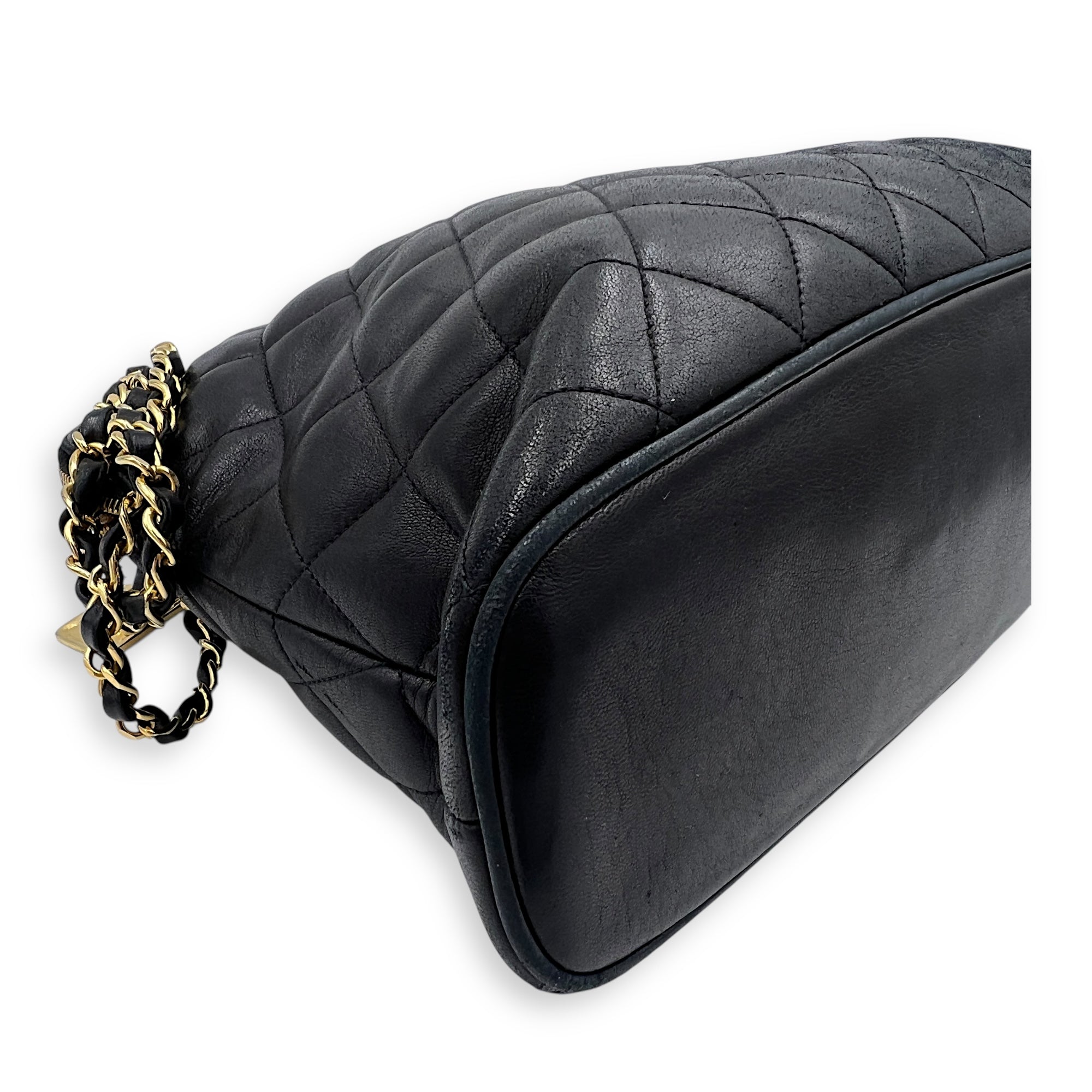 Vintage Shoulder Bag Black in Lambskin, Gold hardware