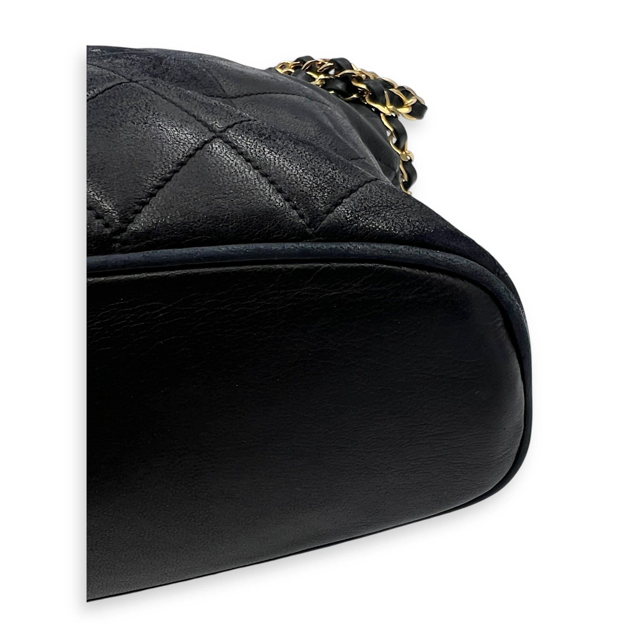 Vintage Shoulder Bag Black in Lambskin, Gold hardware