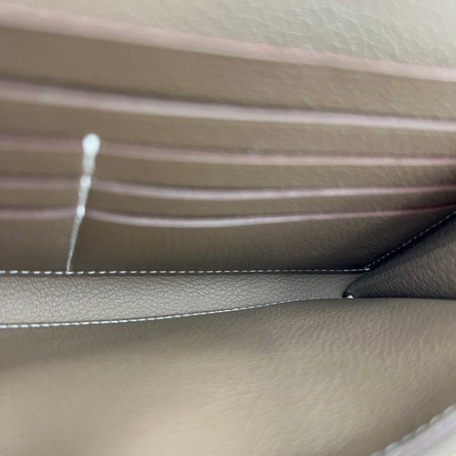 Constance To Go Etoupe Wallet On Chain in Evercolor, Gold hardware