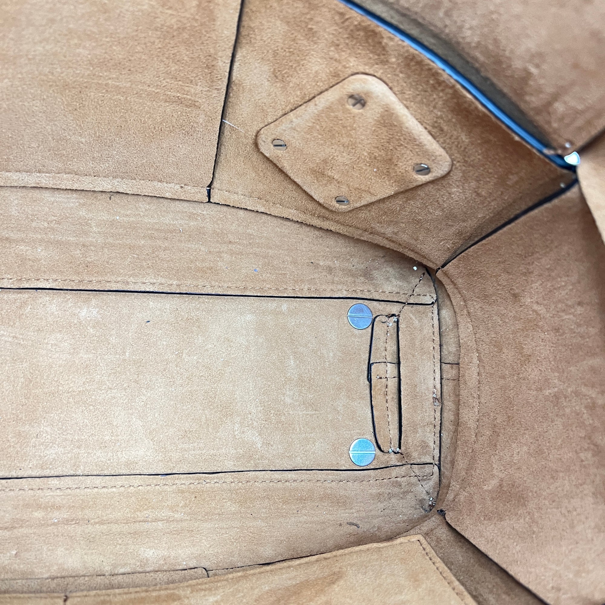 Arco Shoulder Bag Black in Calfskin, Silver hardware