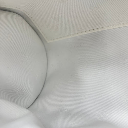 Papillon BB White Crossbody Bag in Calfskin, Gold hardware