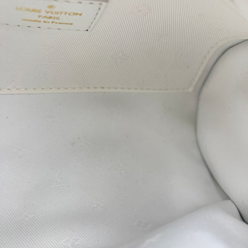 Papillon BB White Crossbody Bag in Calfskin, Gold hardware