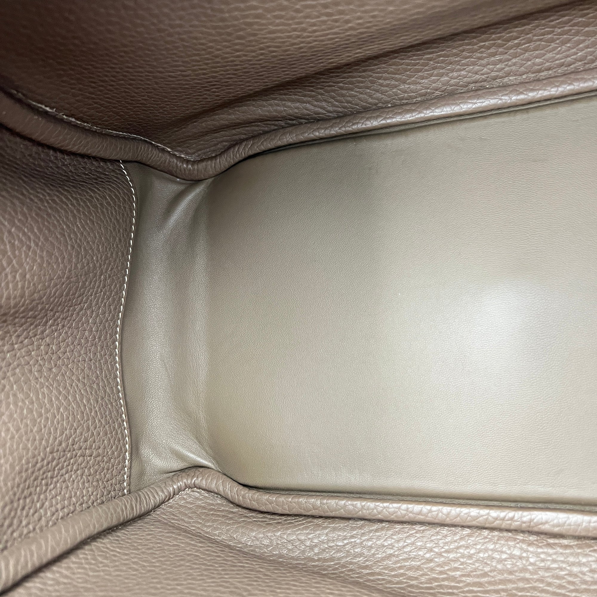 Lindy Etoupe in Clemence, Gold hardware