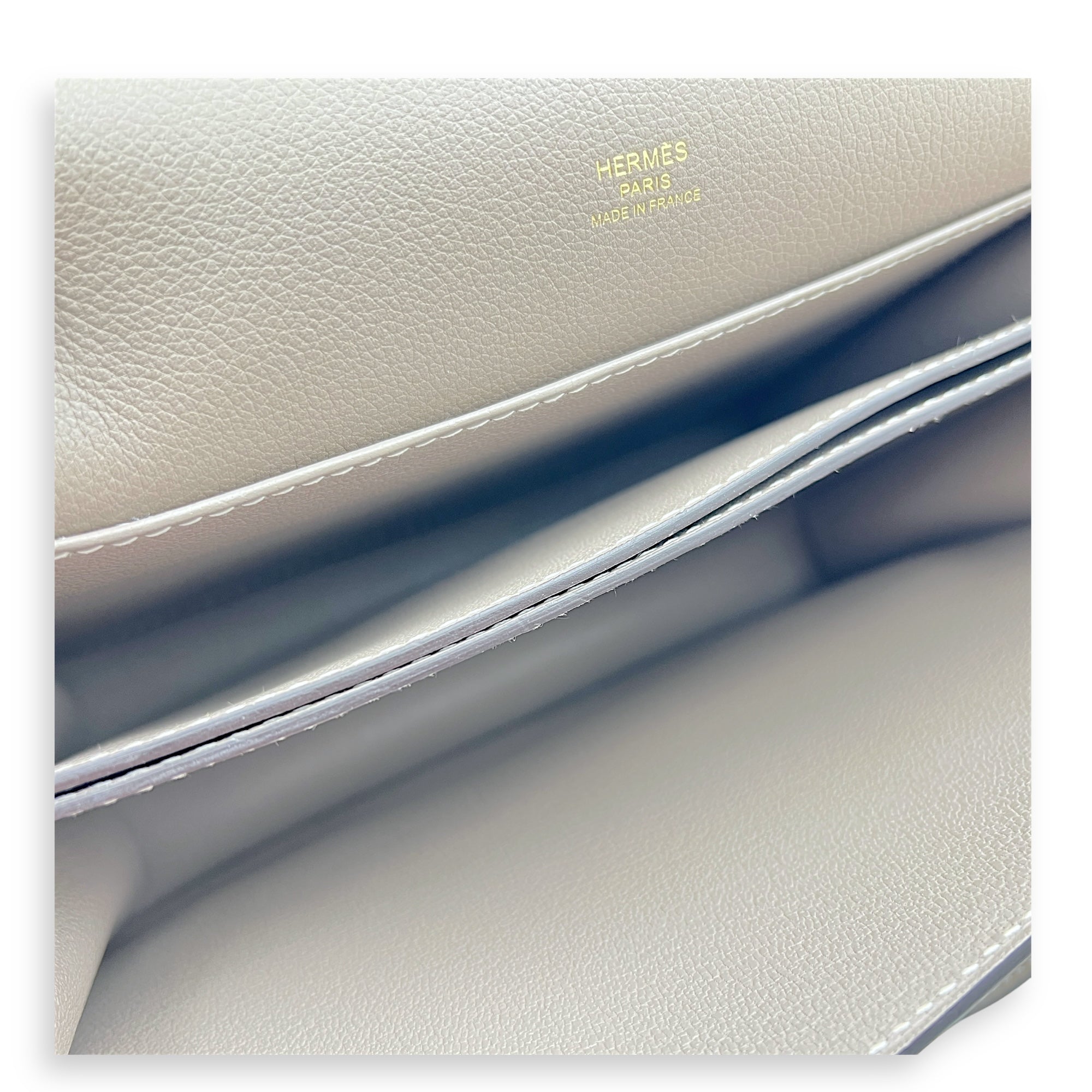 Roulis 23 Etoupe Crossbody Bag in Calfskin, Gold hardware