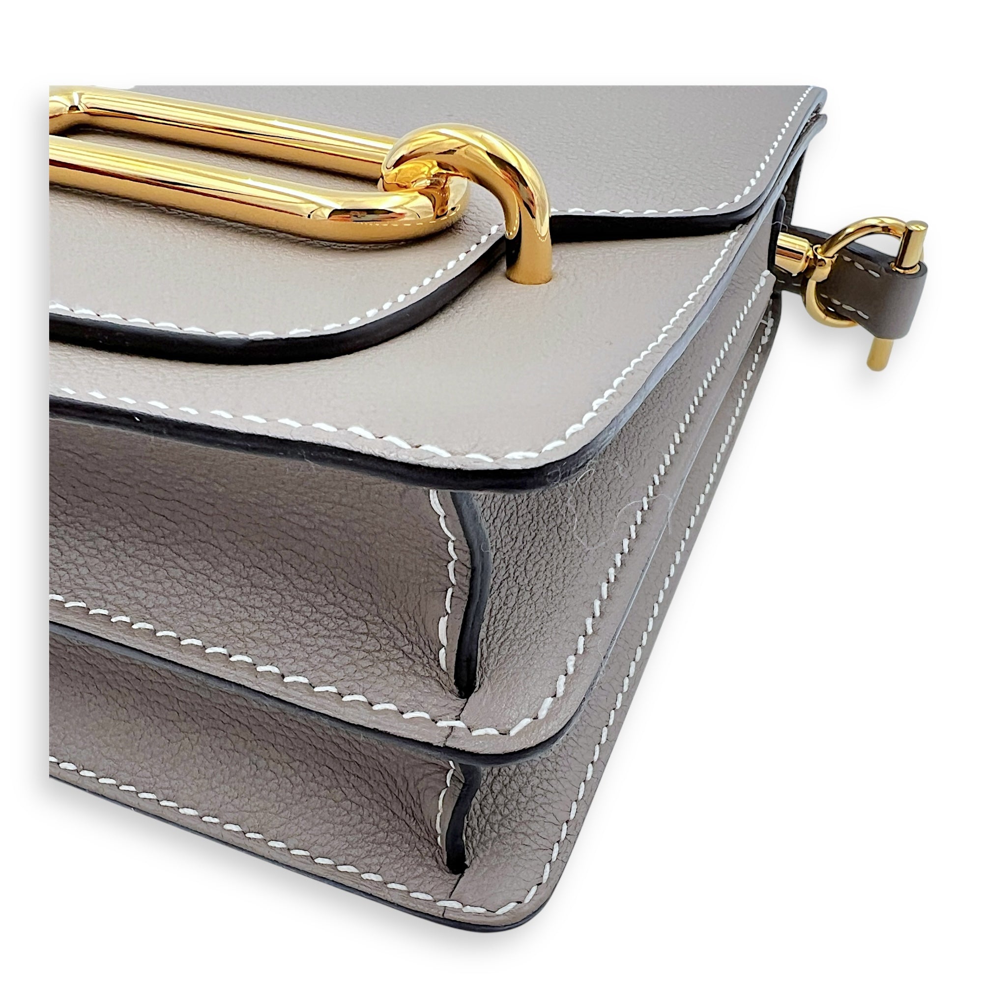 Roulis 23 Etoupe Crossbody Bag in Calfskin, Gold hardware
