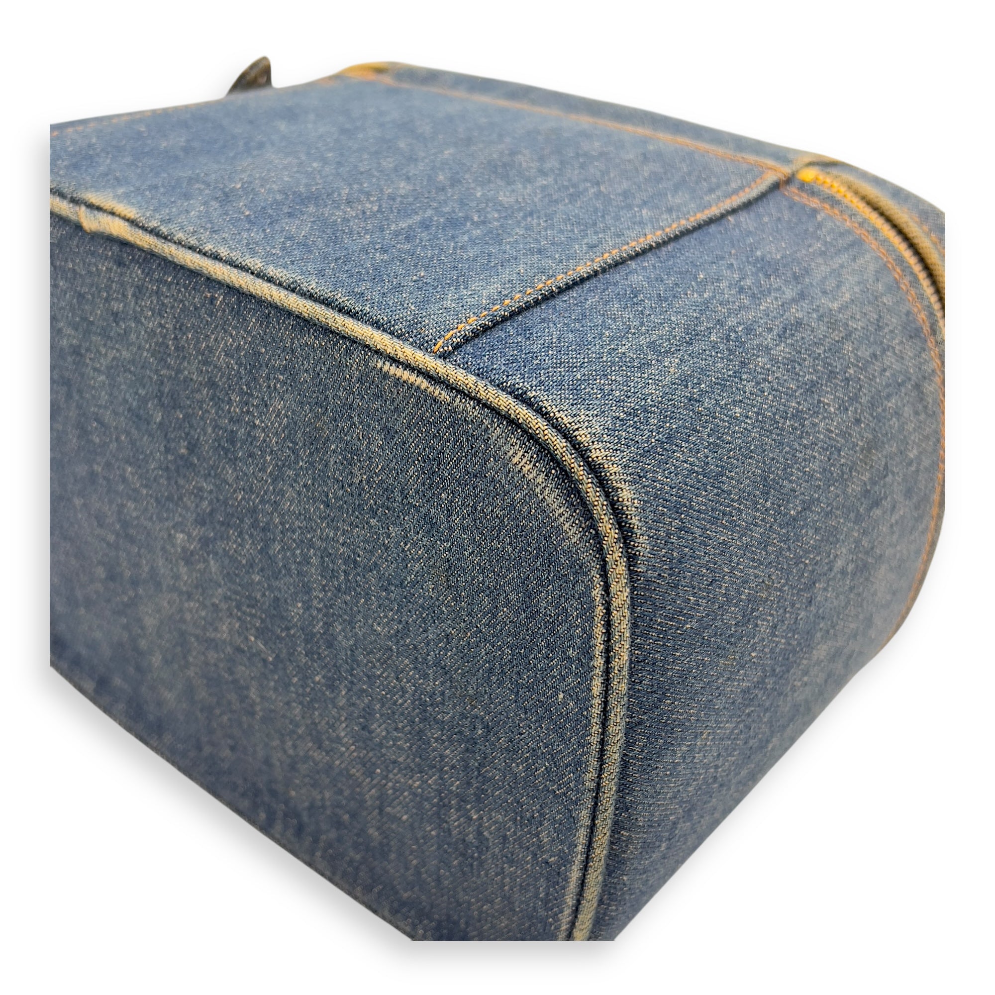 CC Vintage Vanity Bag Blue in Denim, Gold hardware