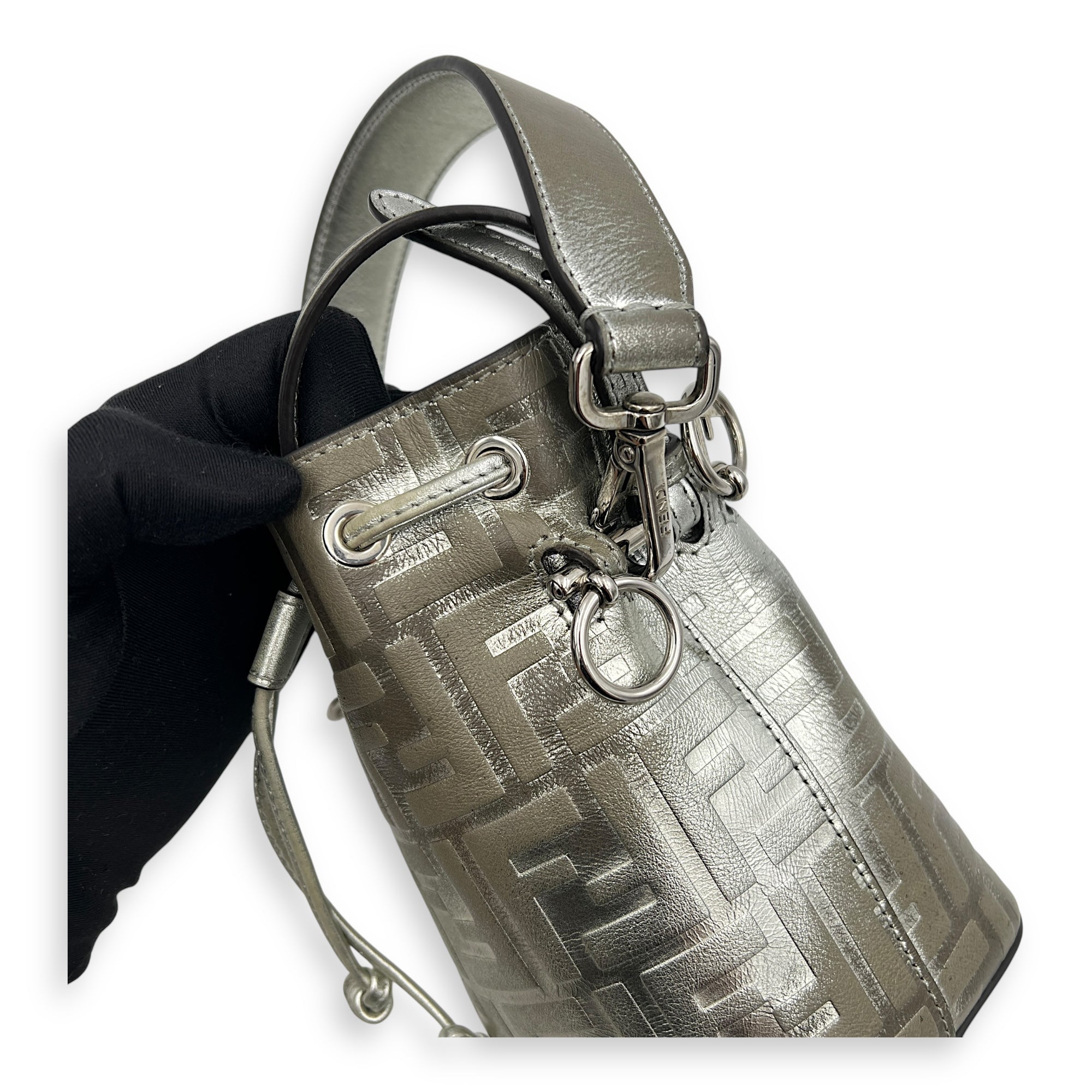 Mon Tresor Bucket Bag Silver in Calfskin, Silver hardware