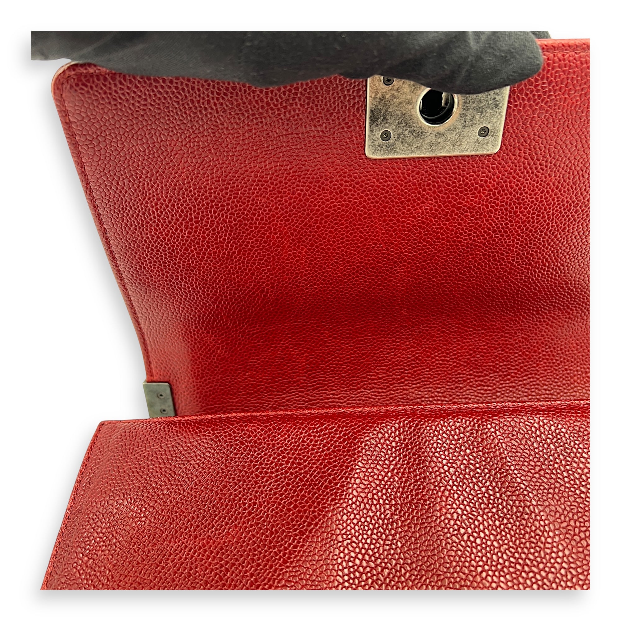 Boy Shoulder Bag Medium Red in Caviar Leather, Ruthenium hardware