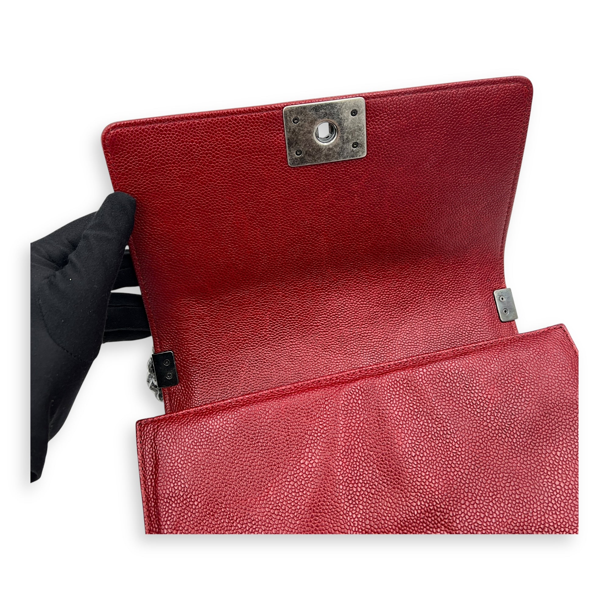 Boy Shoulder Bag Medium Red in Caviar Leather, Ruthenium hardware