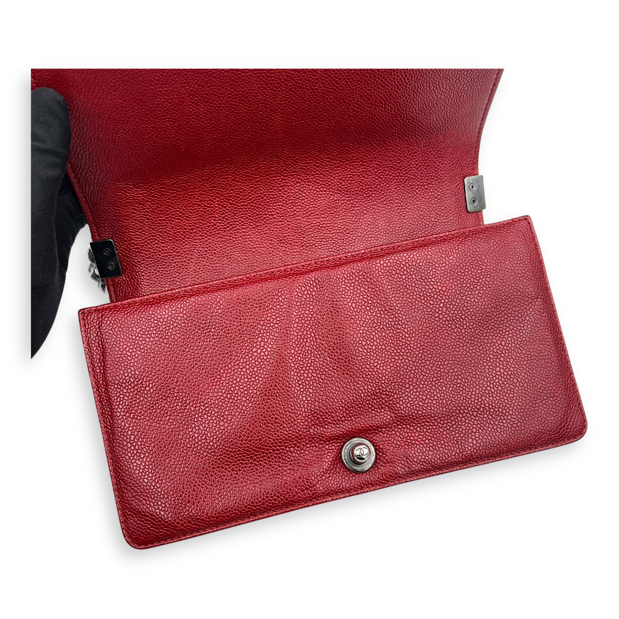 Boy Shoulder Bag Medium Red in Caviar Leather, Ruthenium hardware