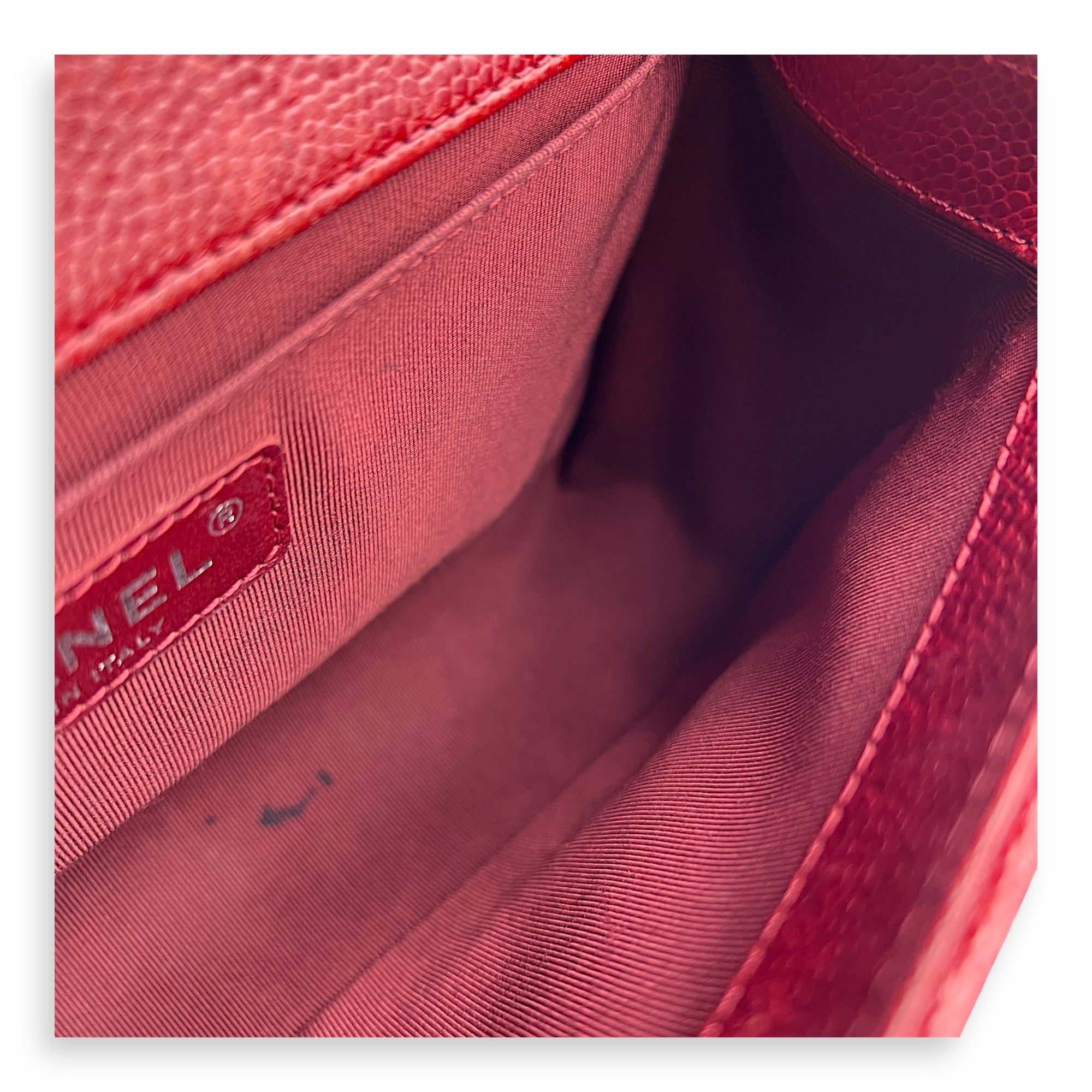 Boy Shoulder Bag Medium Red in Caviar Leather, Ruthenium hardware