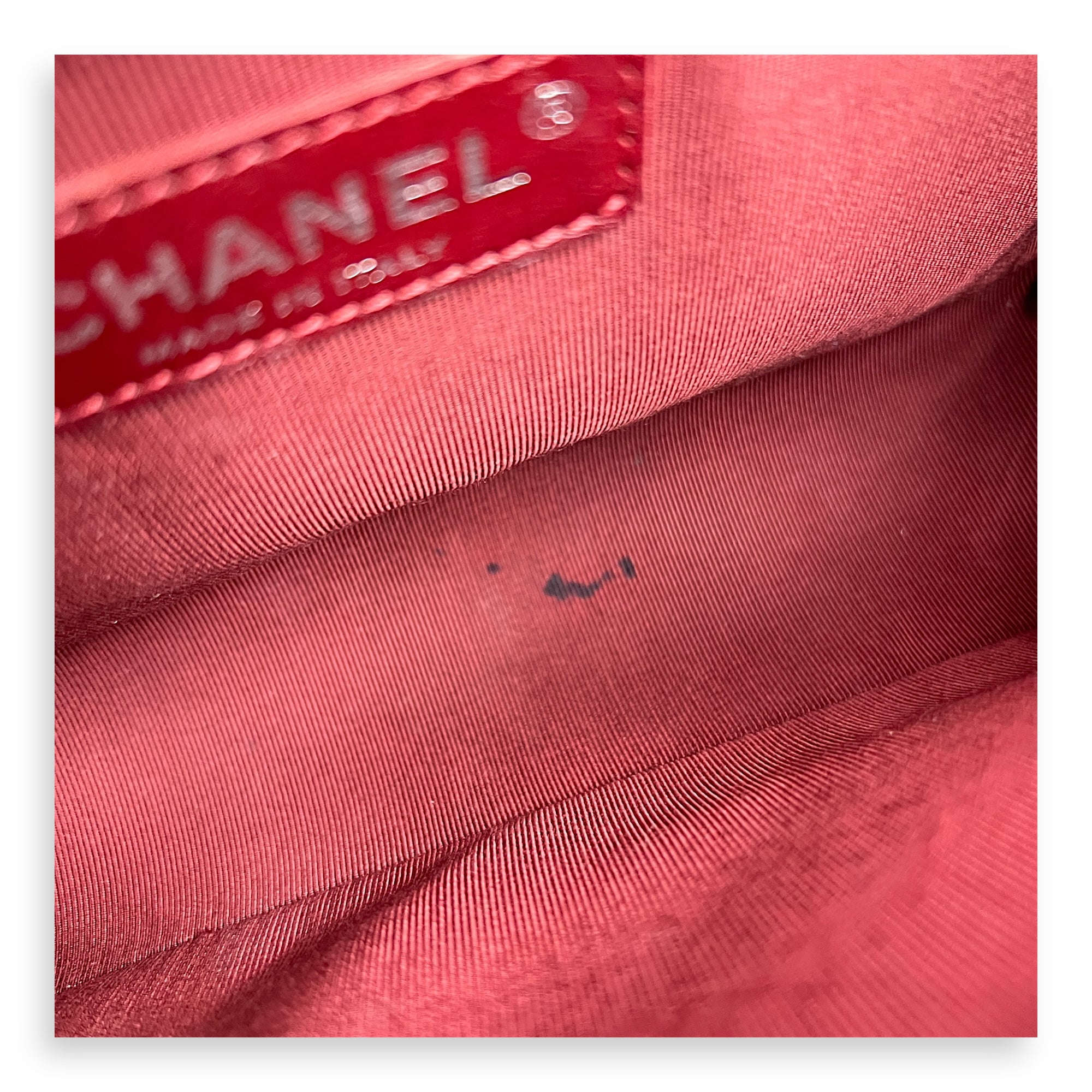 Boy Shoulder Bag Medium Red in Caviar Leather, Ruthenium hardware