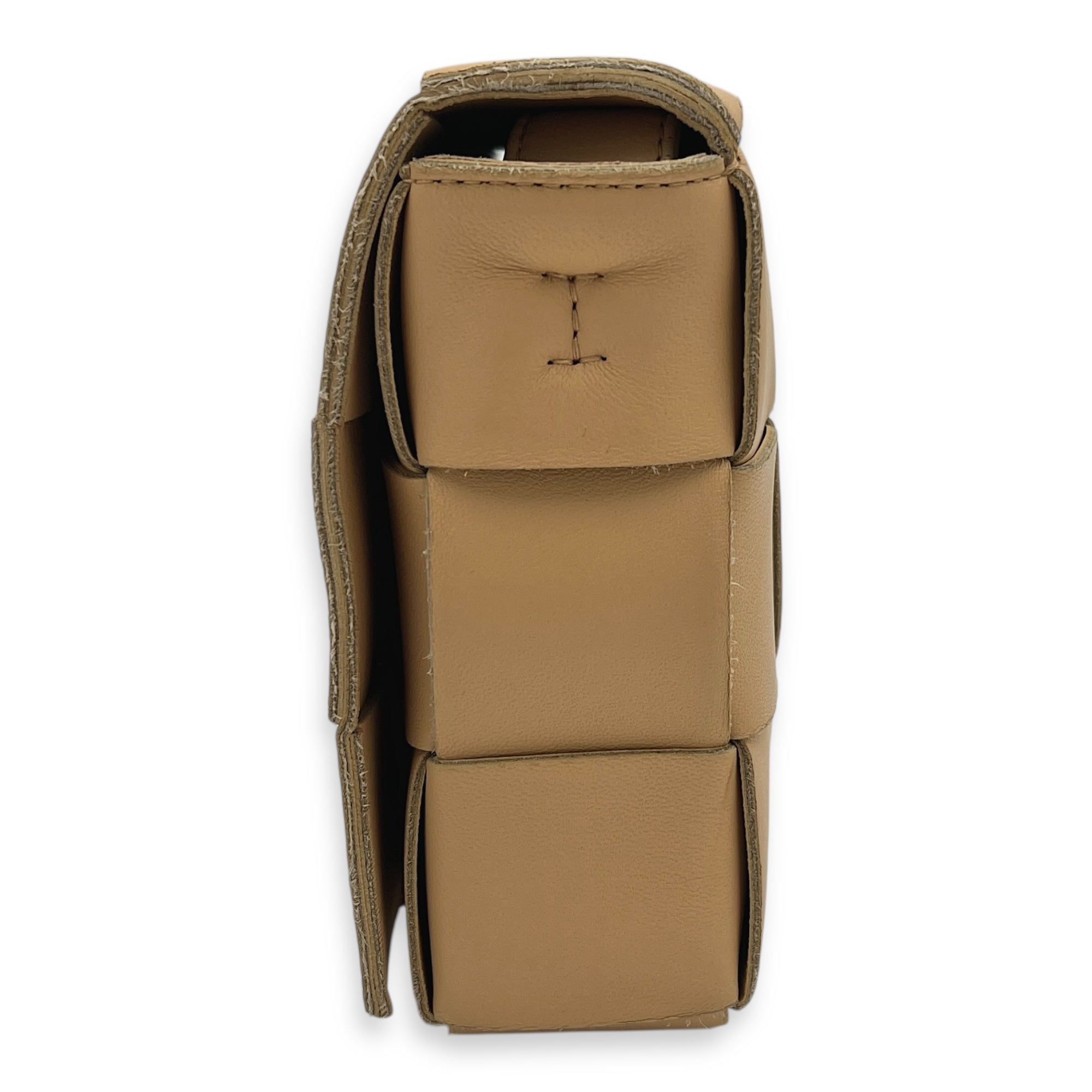 Cassette Crossbody Bag Beige in Calfskin, Gold hardware