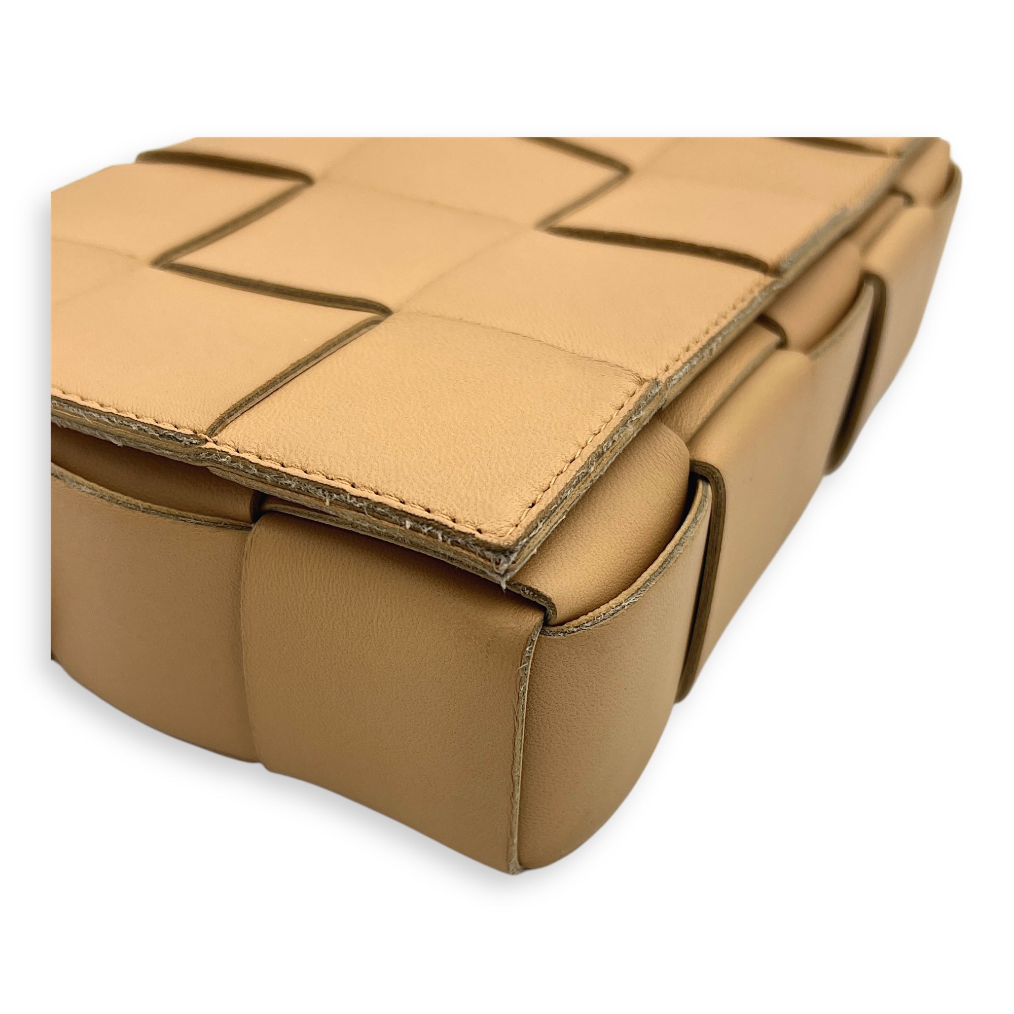 Cassette Crossbody Bag Beige in Calfskin, Gold hardware