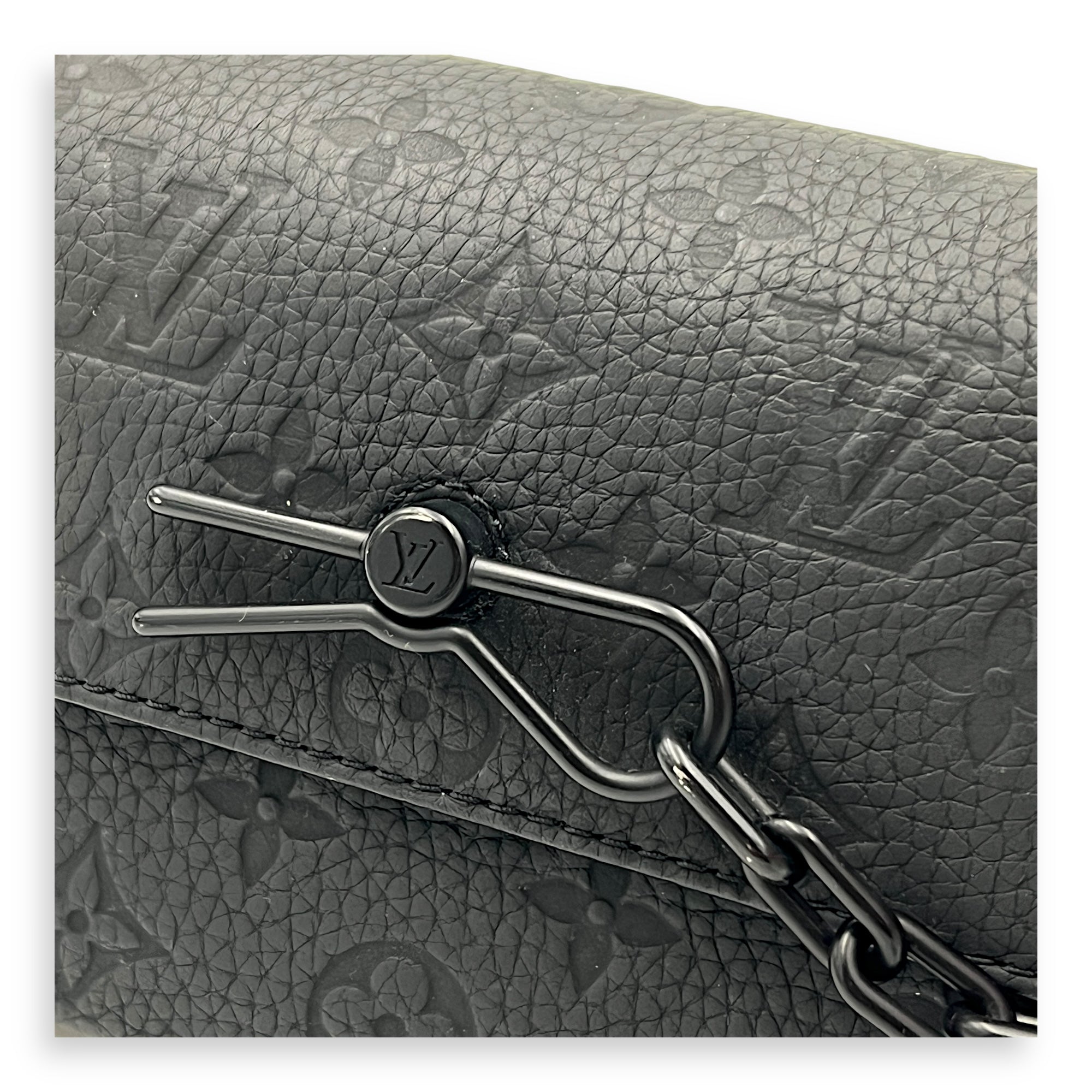 Steamer Shoulder Bag Black in Empreinte Leather, Black hardware