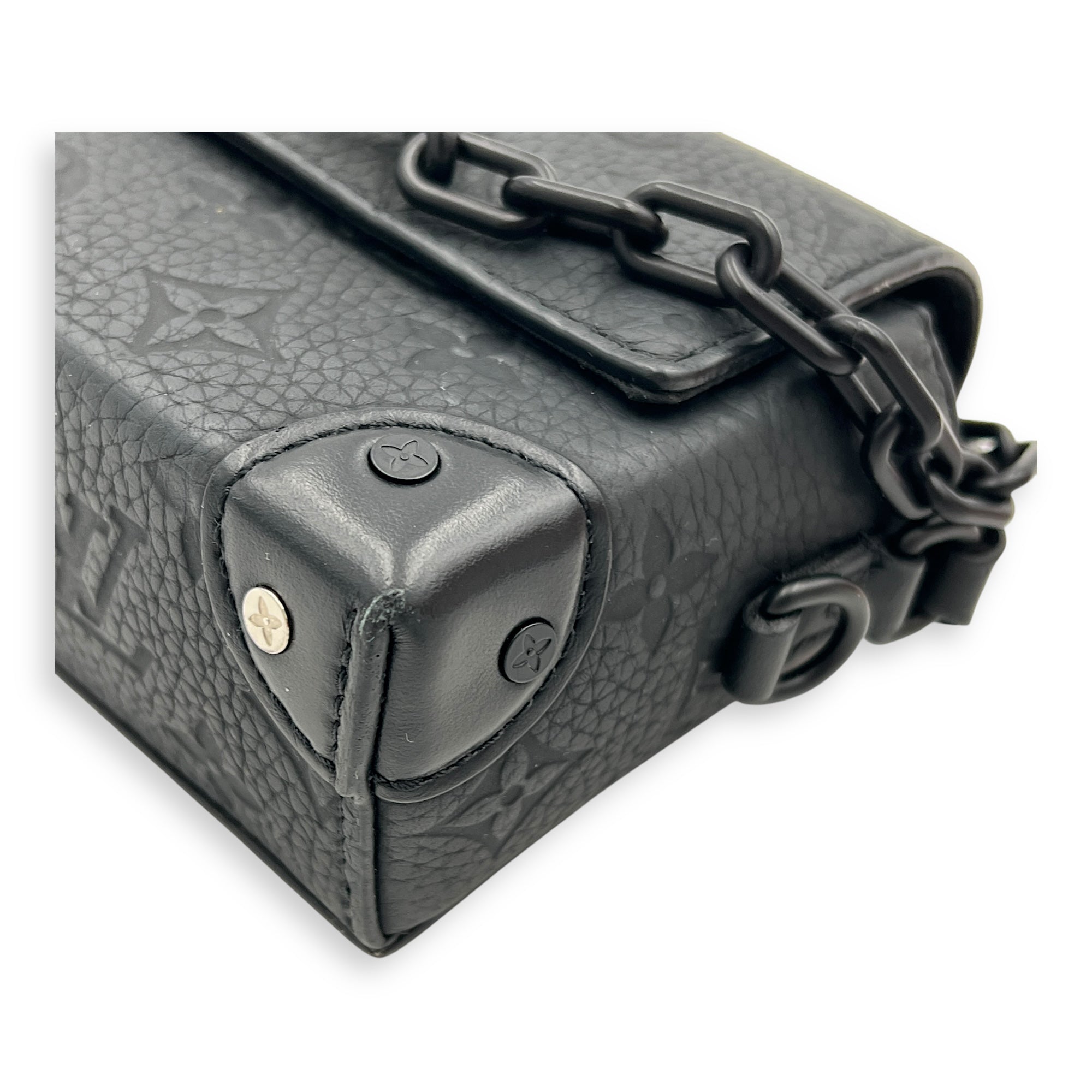 Steamer Shoulder Bag Black in Empreinte Leather, Black hardware