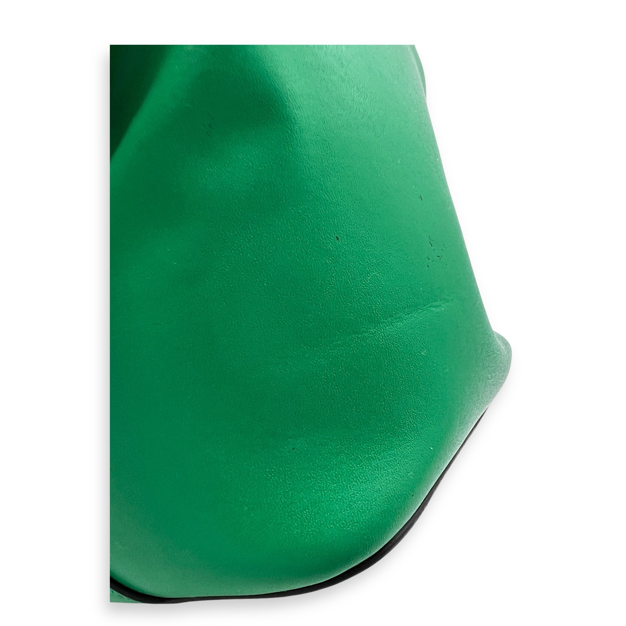 Mon Tresor Bucket Bag Green in Calfskin, Silver hardware