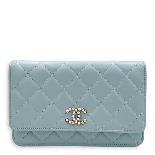 CC Wallet On Chain Blue in Lambskin, Gold hardware