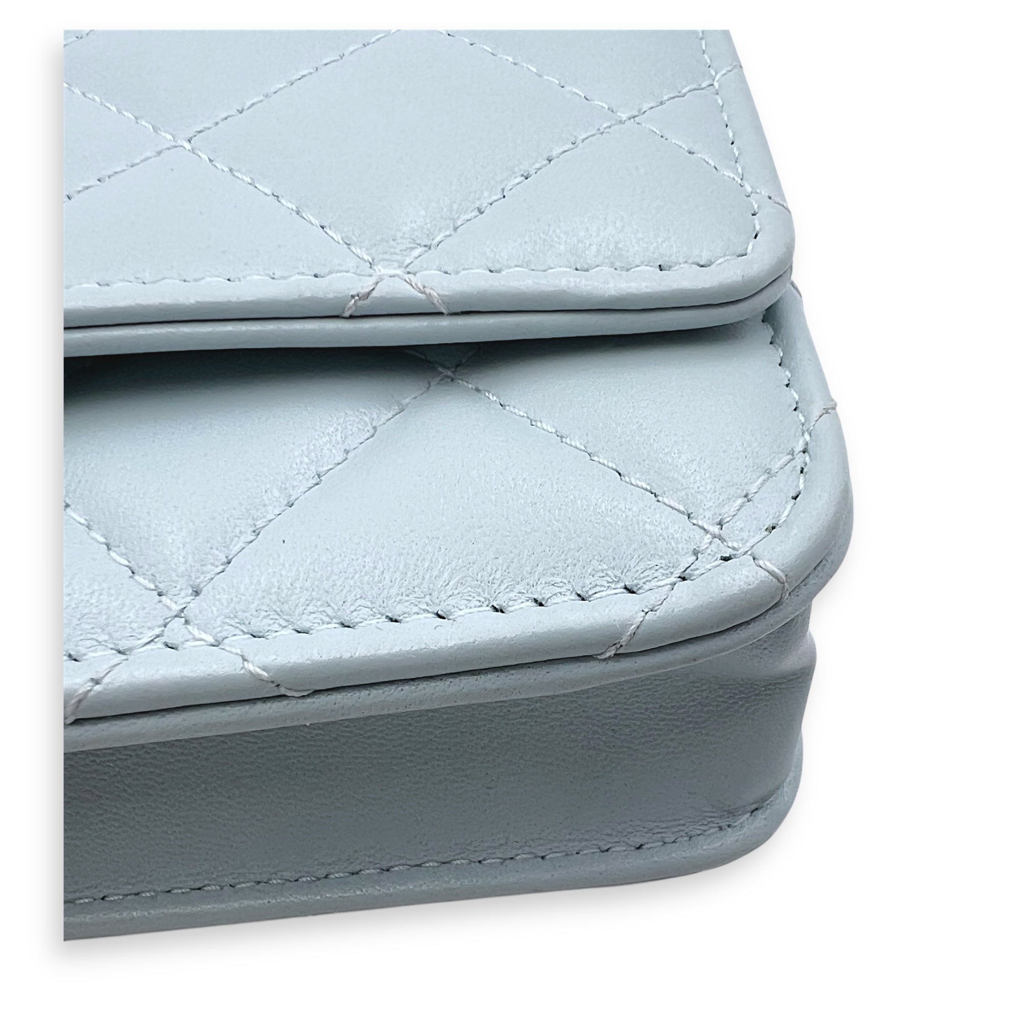 CC Wallet On Chain Blue in Lambskin, Gold hardware