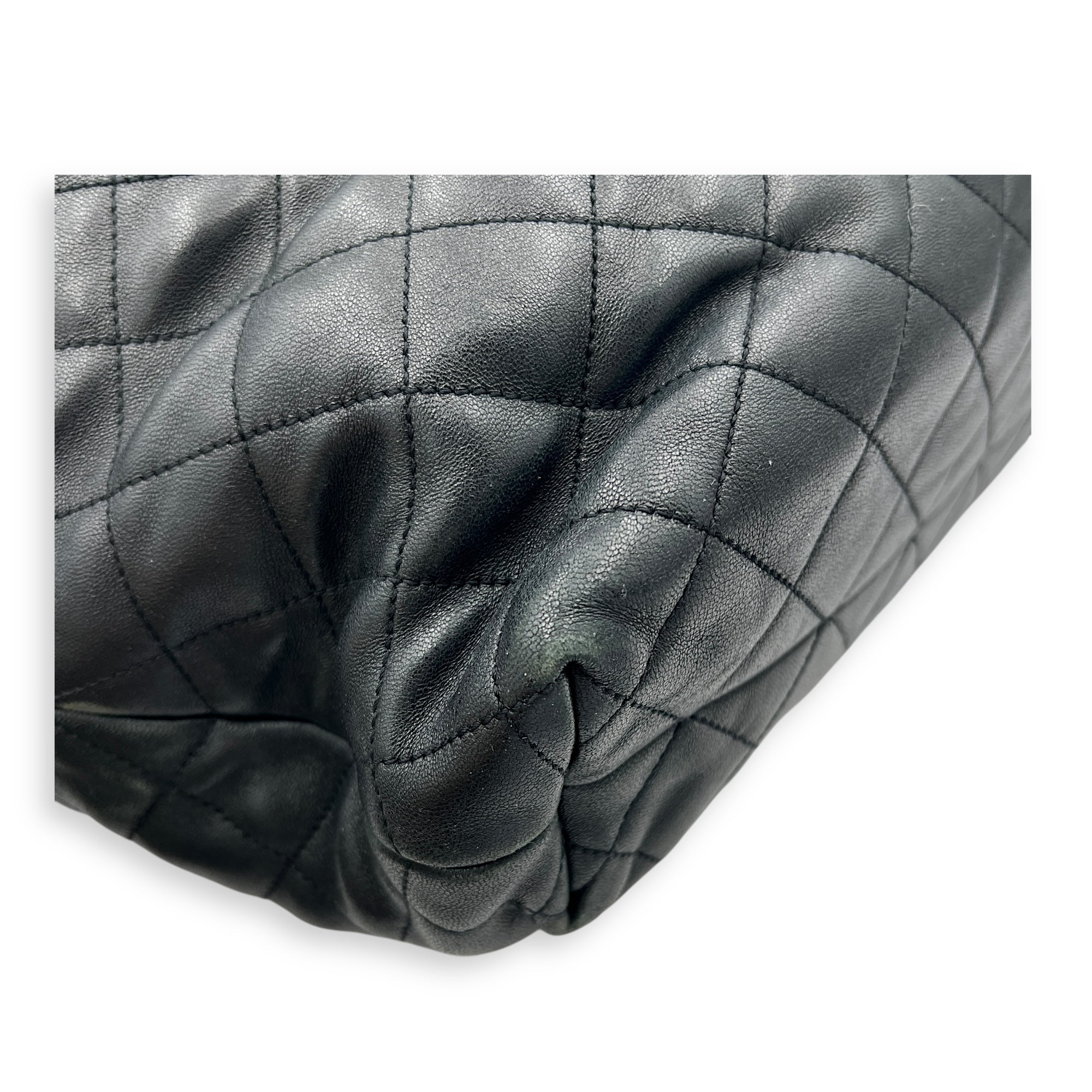 ICare Shoulder Bag Black in Lambskin, Gold hardware