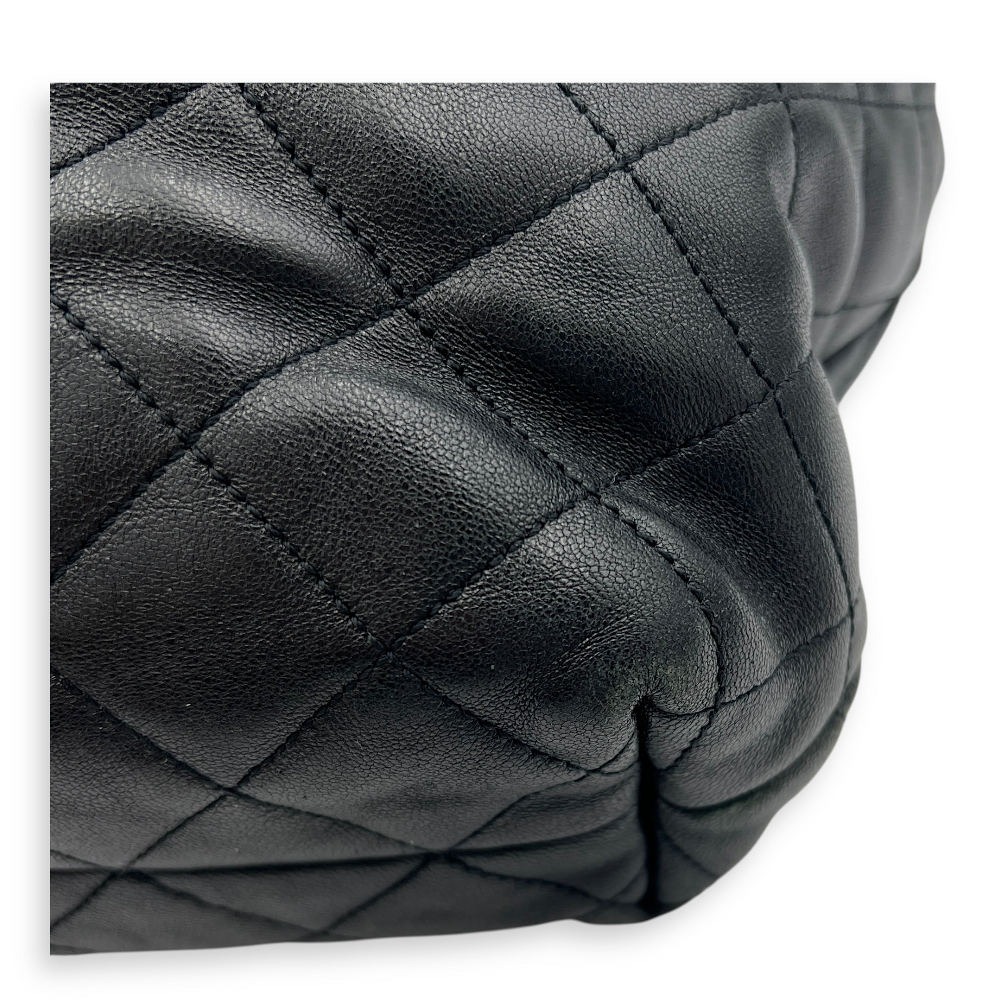 ICare Shoulder Bag Black in Lambskin, Gold hardware