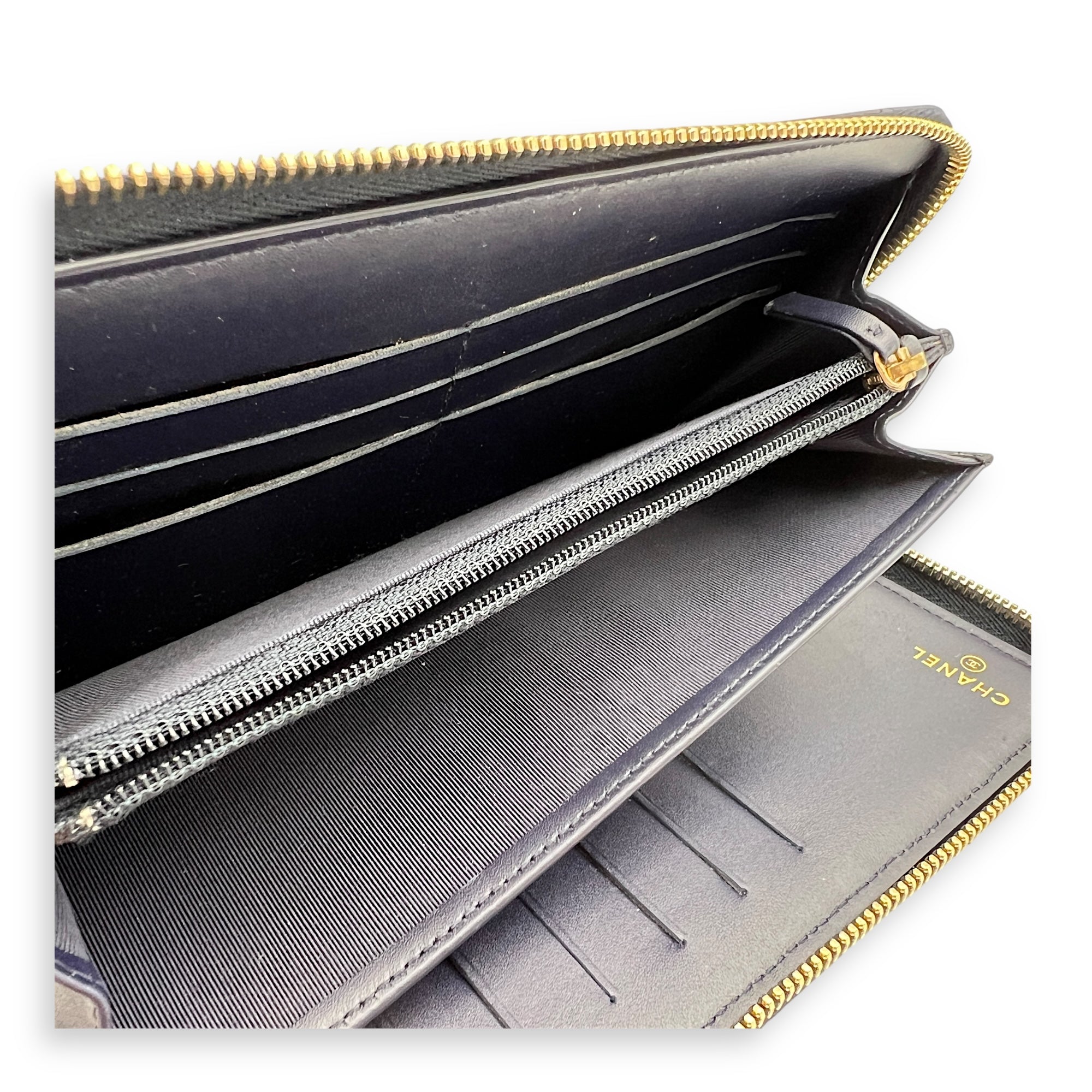 CC Wallet Blue in Caviar Leather, Gold hardware