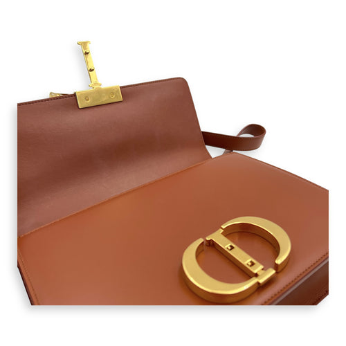 30 Montaigne Avenue Shoulder Bag Medium Brown in Calfskin, Gold hardware