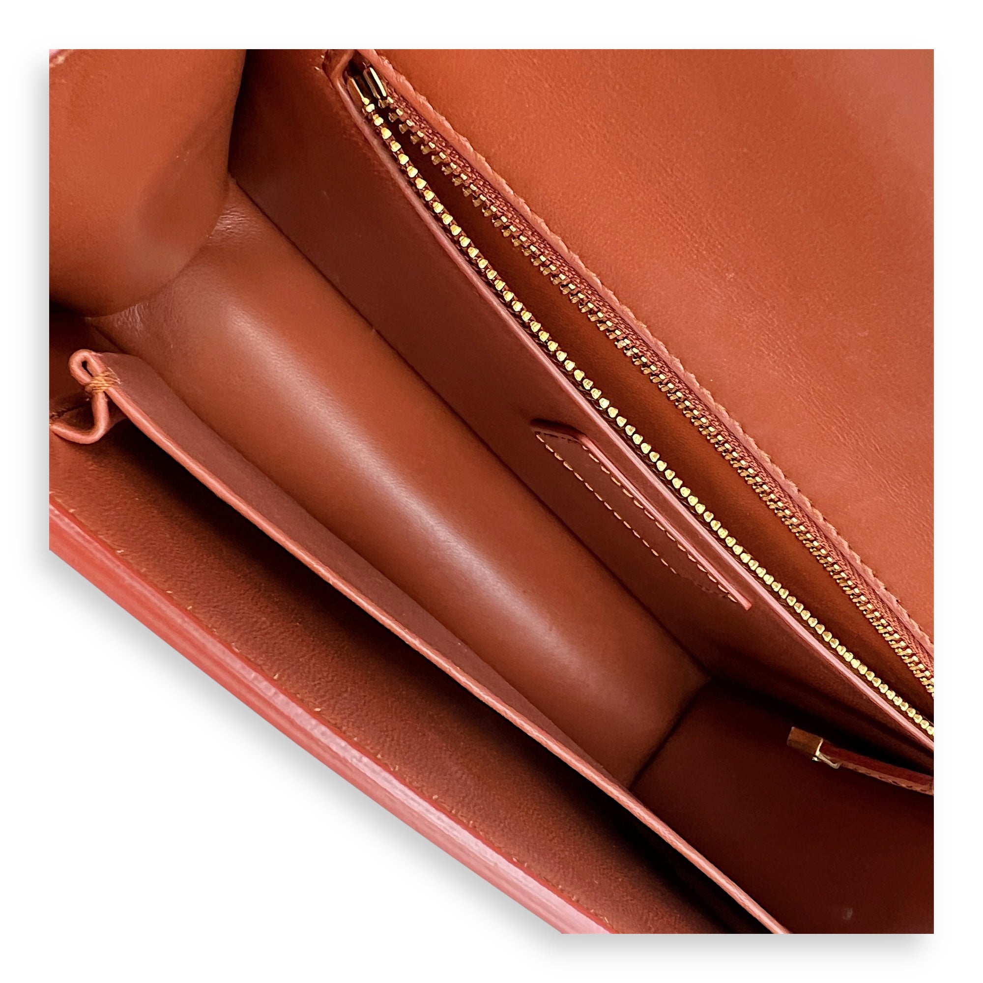 30 Montaigne Avenue Shoulder Bag Medium Brown in Calfskin, Gold hardware