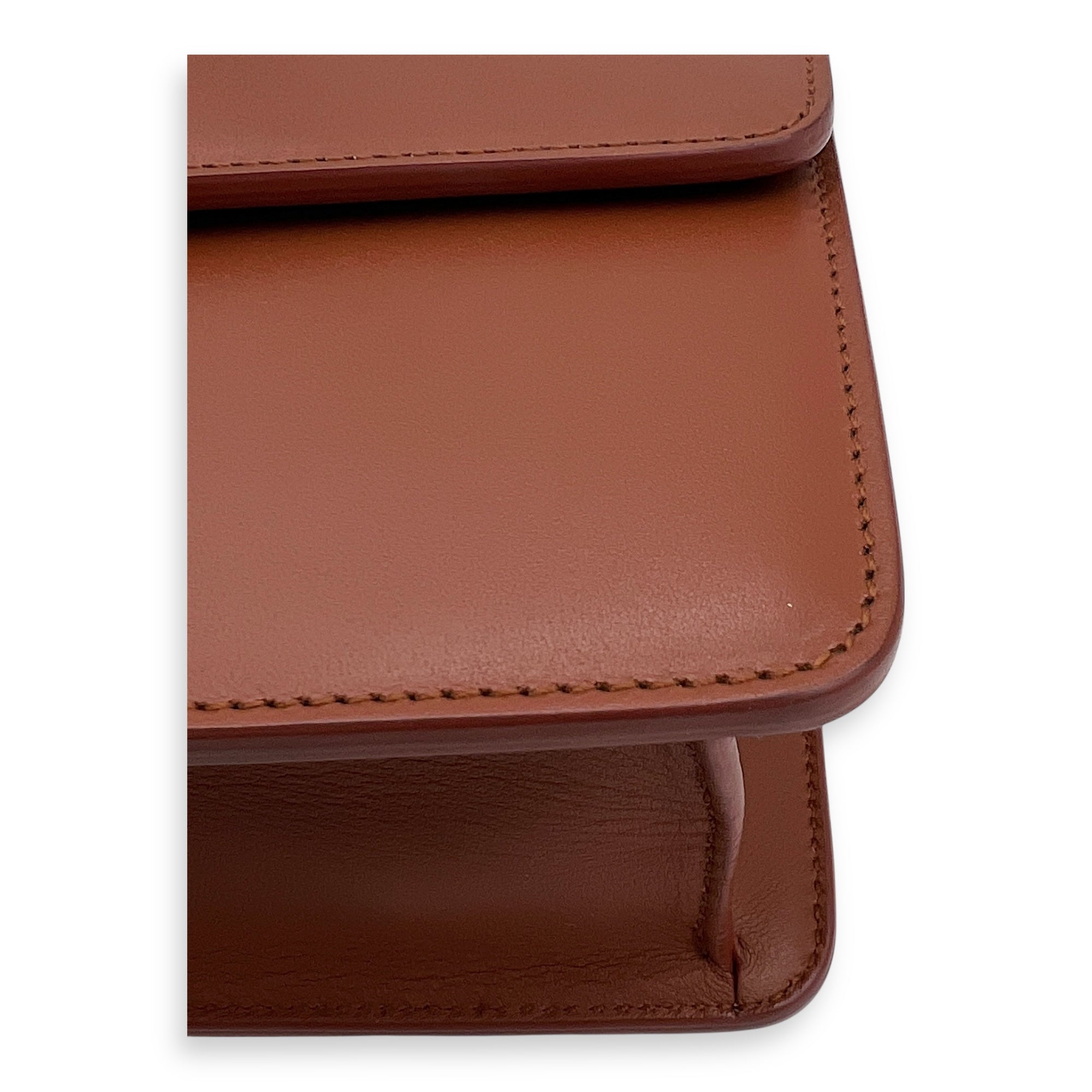 30 Montaigne Avenue Shoulder Bag Medium Brown in Calfskin, Gold hardware