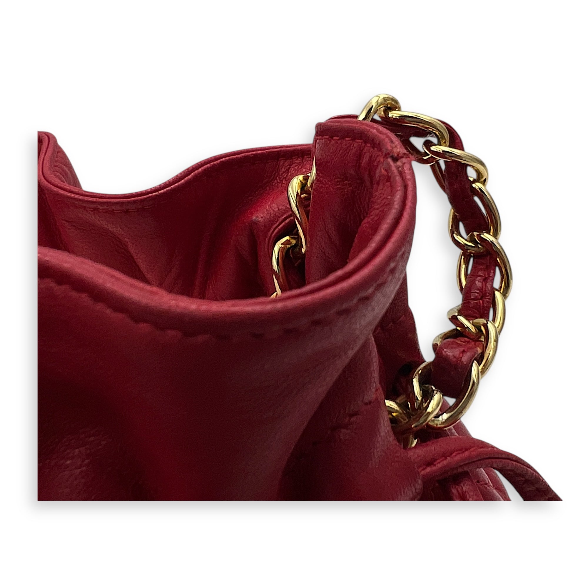 Quilted Drawstring Vintage Crossbody Bag Red in Lambskin, Gold hardware