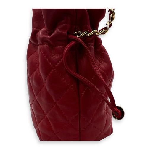 Quilted Drawstring Vintage Crossbody Bag Red in Lambskin, Gold hardware