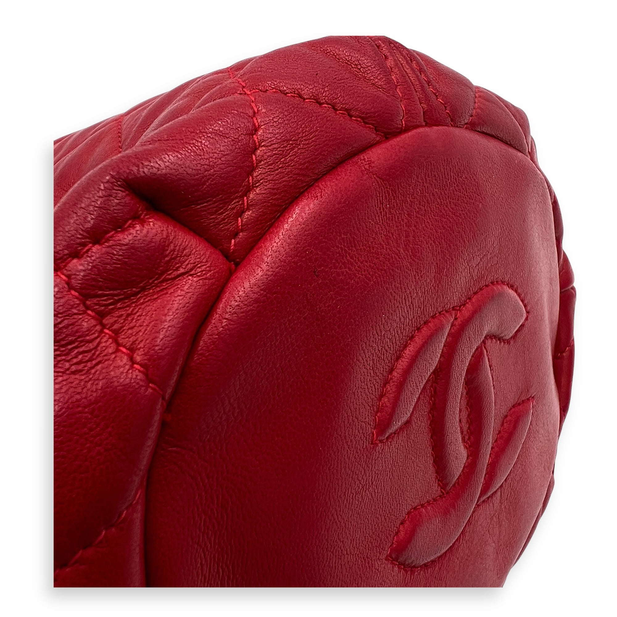 Quilted Drawstring Vintage Crossbody Bag Red in Lambskin, Gold hardware