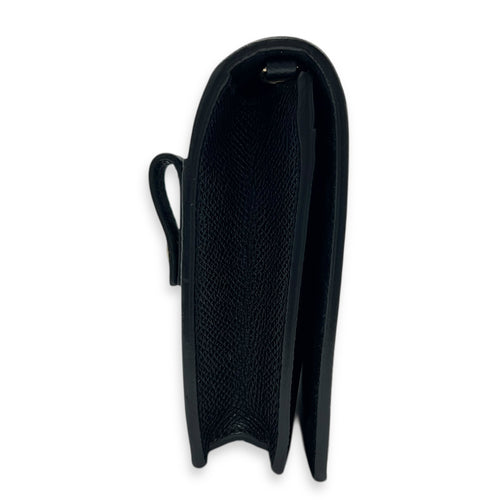 30 Montaigne Wallet On Chain Black in Calfskin, Gold hardware