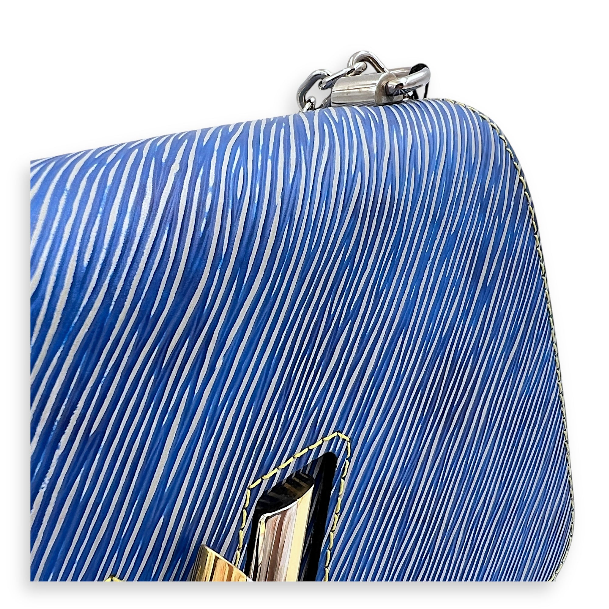 Twist Shoulder Bag MM Blue in Epi Leather, Mixed hardware