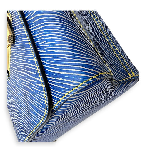 Twist Shoulder Bag MM Blue in Epi Leather, Mixed hardware