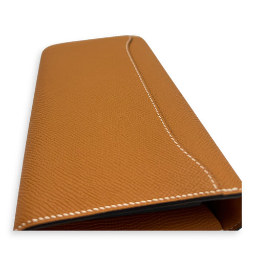 Constance To Go Toffe Crossbody Bag in Epsom, Gold hardware