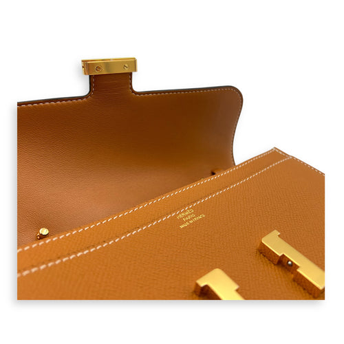 Constance To Go Toffe Crossbody Bag in Epsom, Gold hardware