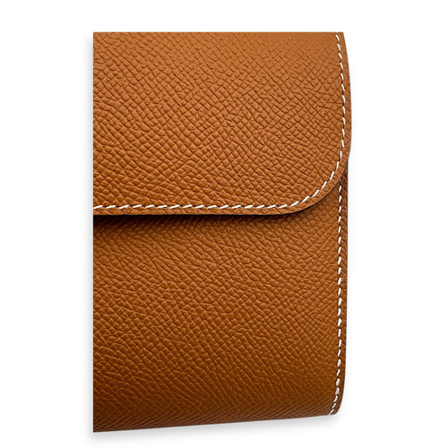 Constance To Go Toffe Crossbody Bag in Epsom, Gold hardware