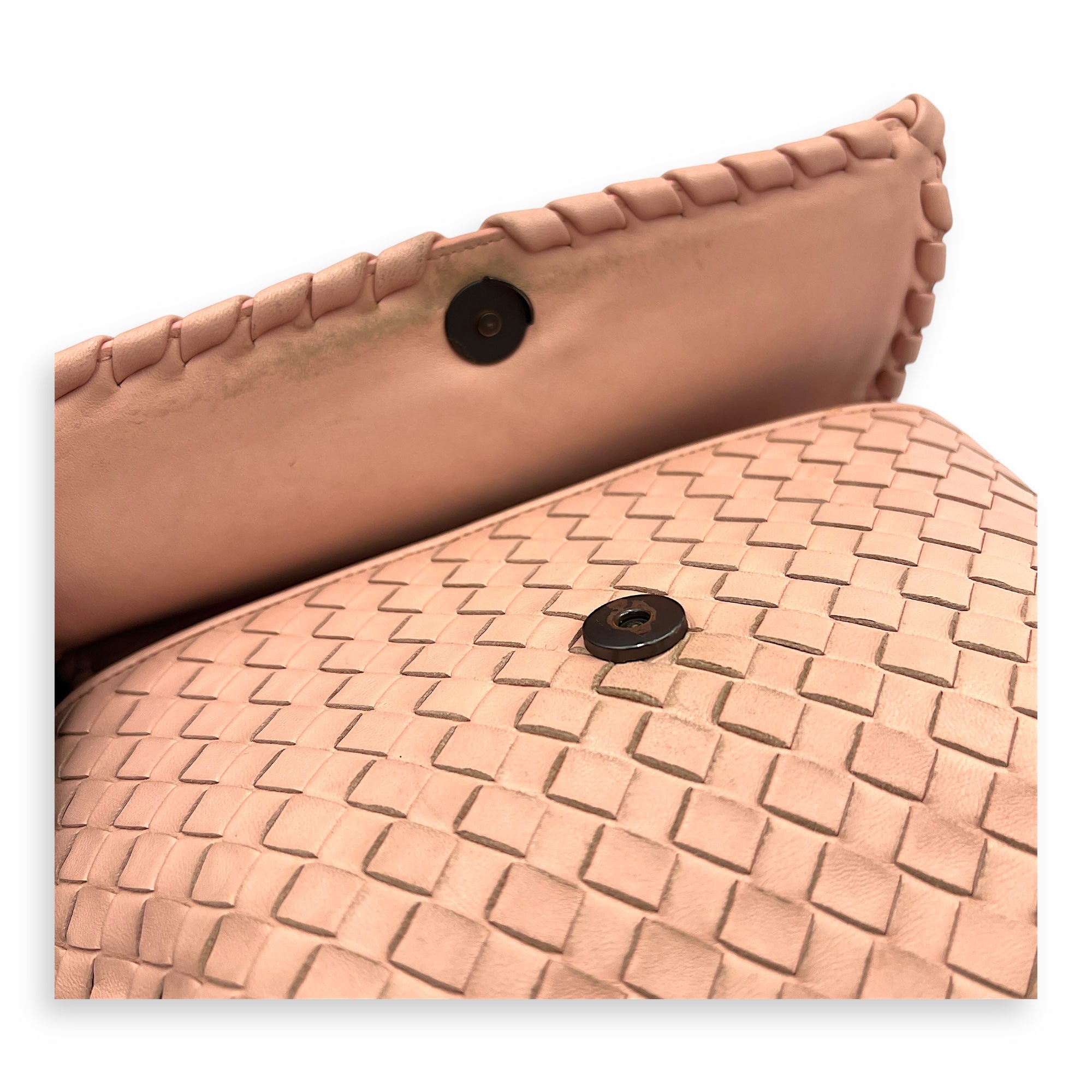 NA Shoulder Bag Beige in Calfskin, Gunmetal hardware