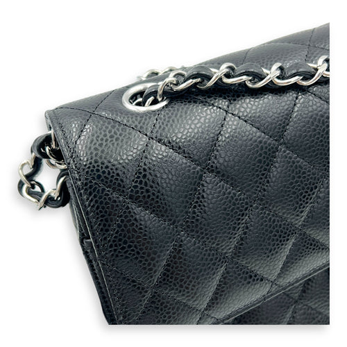Classic Shoulder Bag Medium Black in Caviar Leather, Silver hardware