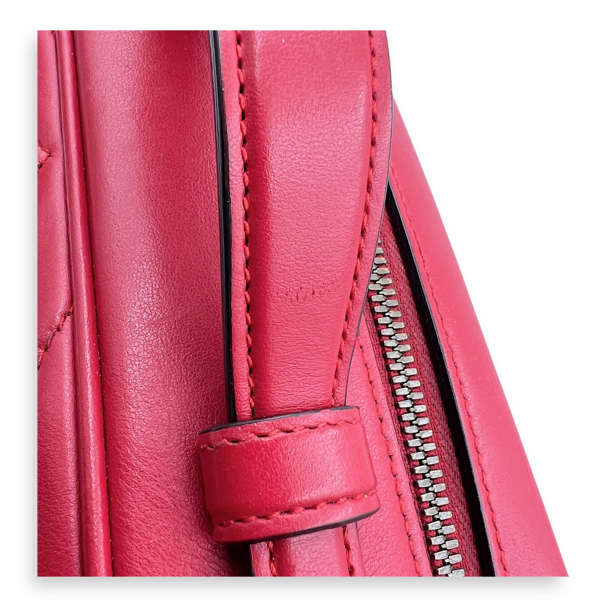 GG Marmont Top Handle Bag Red in Calfskin, Gold hardware