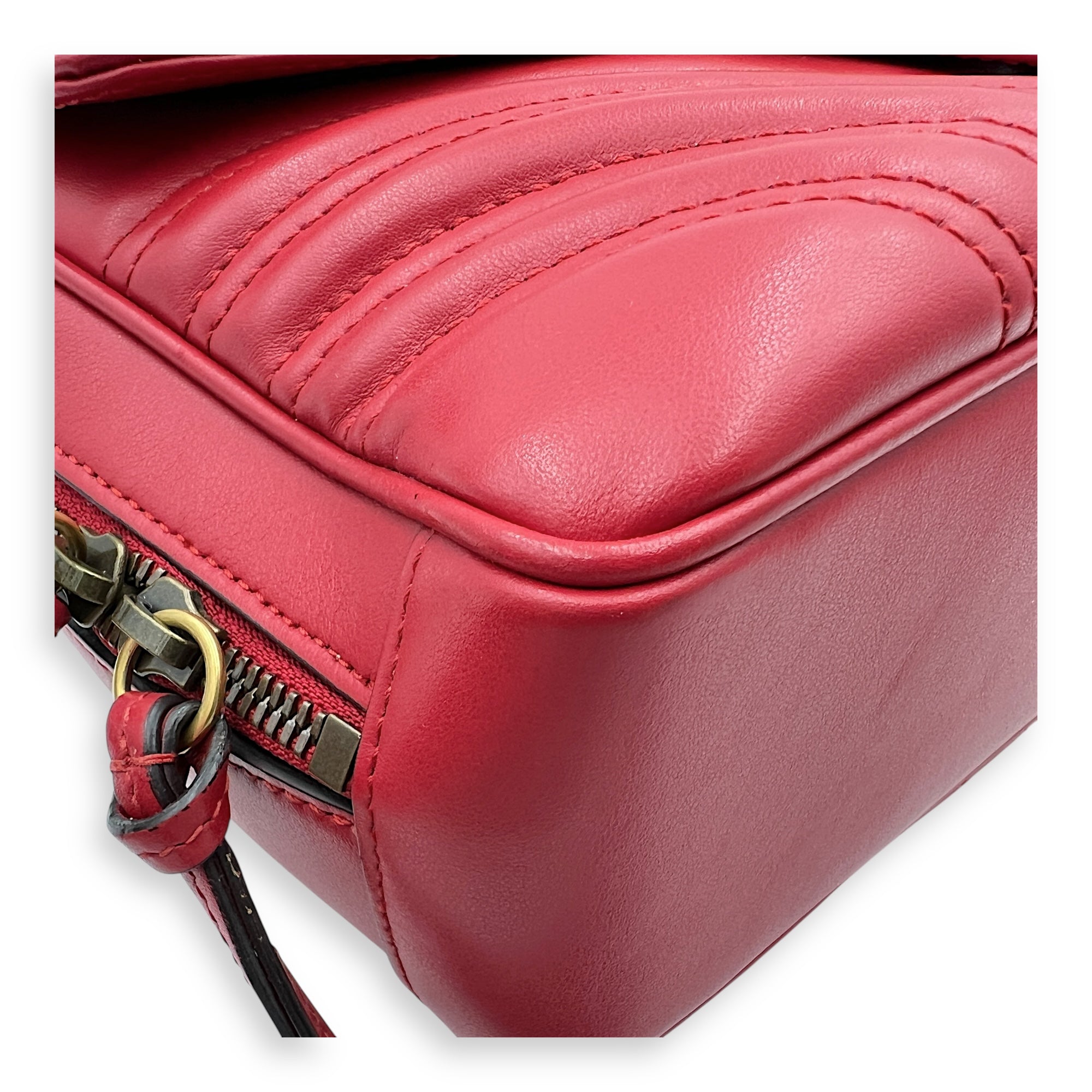 GG Marmont Top Handle Bag Red in Calfskin, Gold hardware