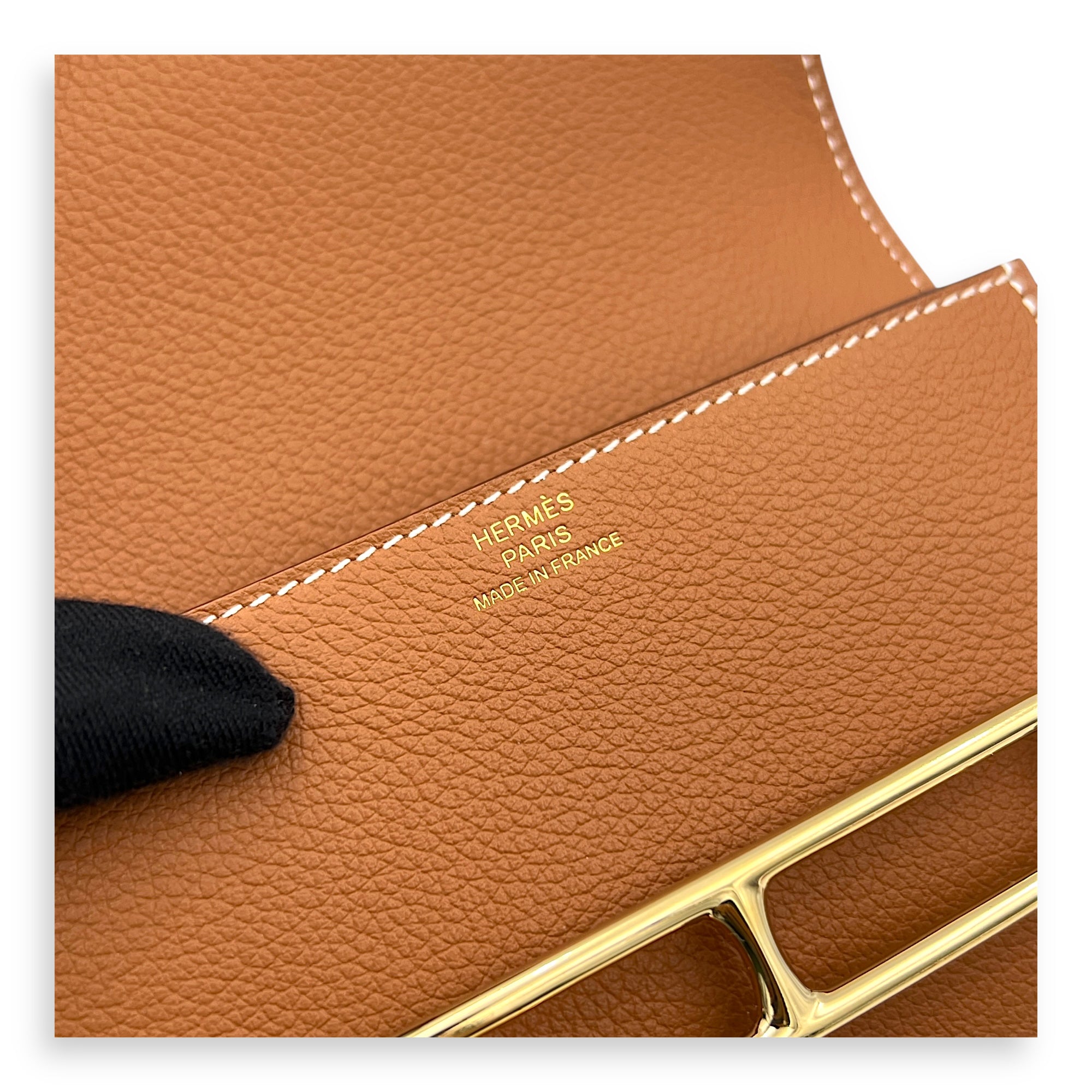 Roulis Slim Gold in Evercolor, Gold hardware