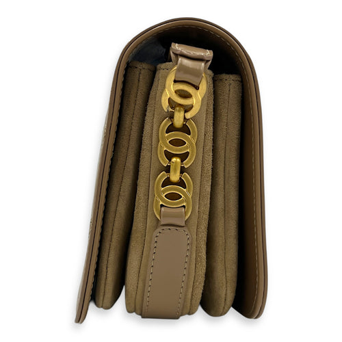 CC Brown Crossbody Bag in Shiny Calfskin, Gold hardware