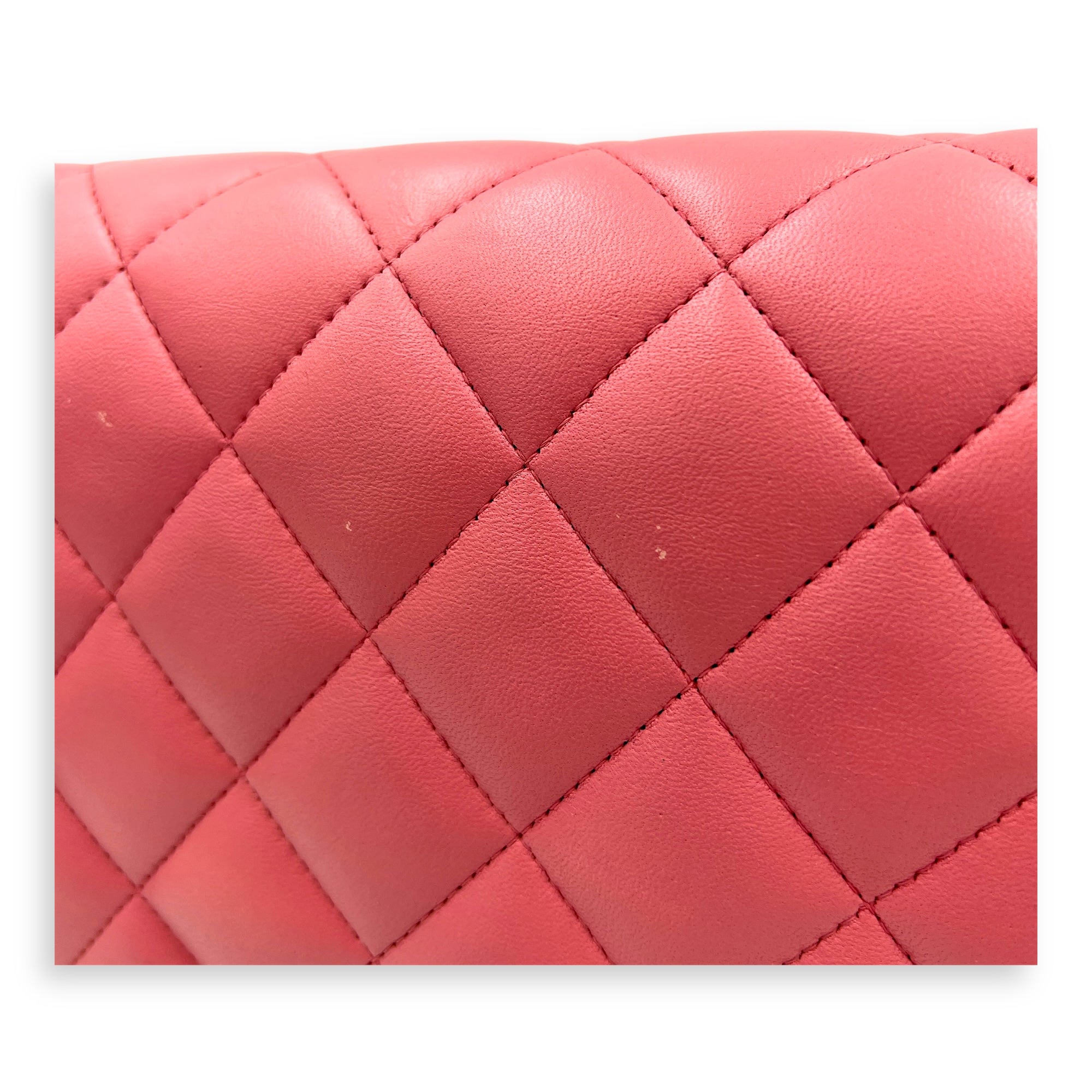 Classic Shoulder Bag Jumbo Pink in Lambskin, Silver hardware