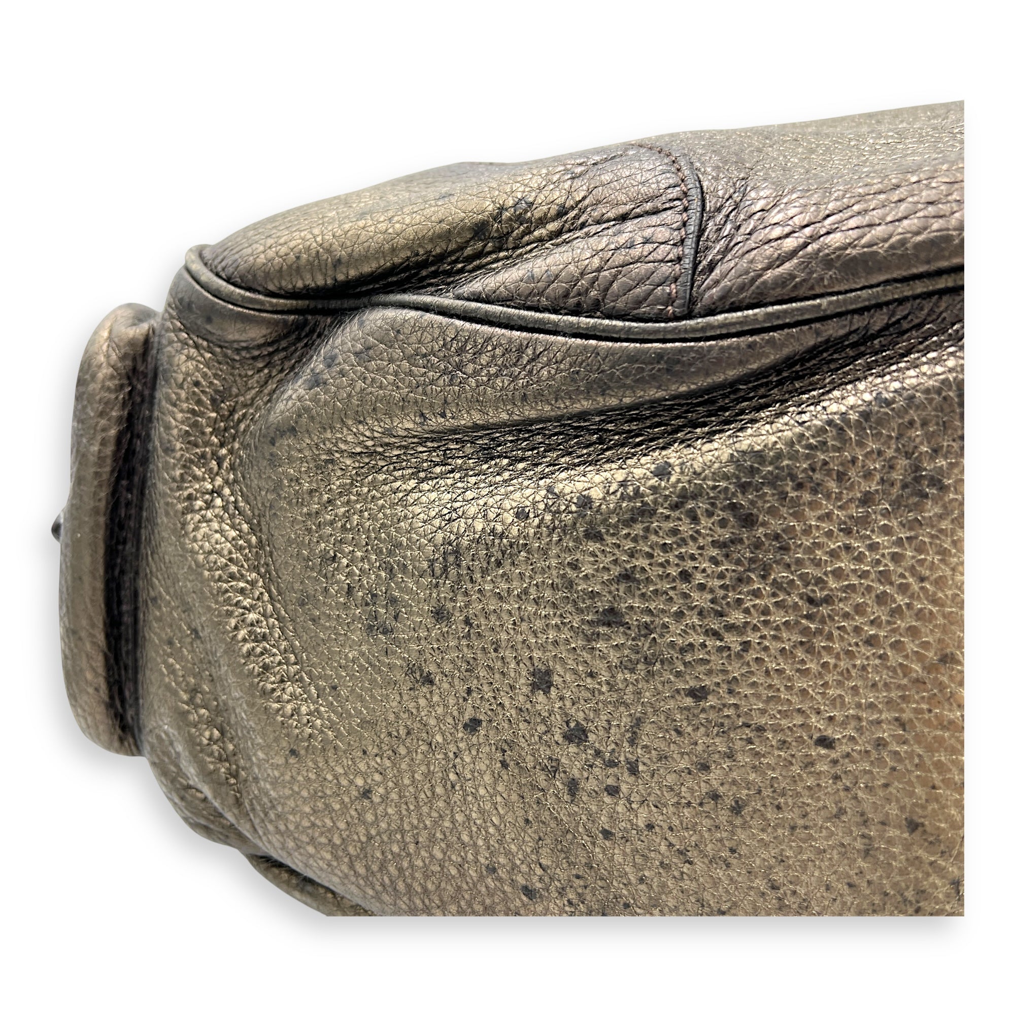 Vit Daino Green Shoulder Bag in Calfskin, Gold hardware