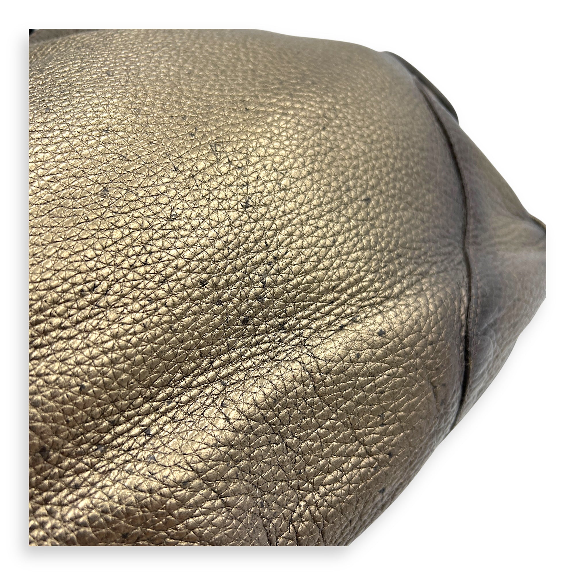 Vit Daino Green Shoulder Bag in Calfskin, Gold hardware