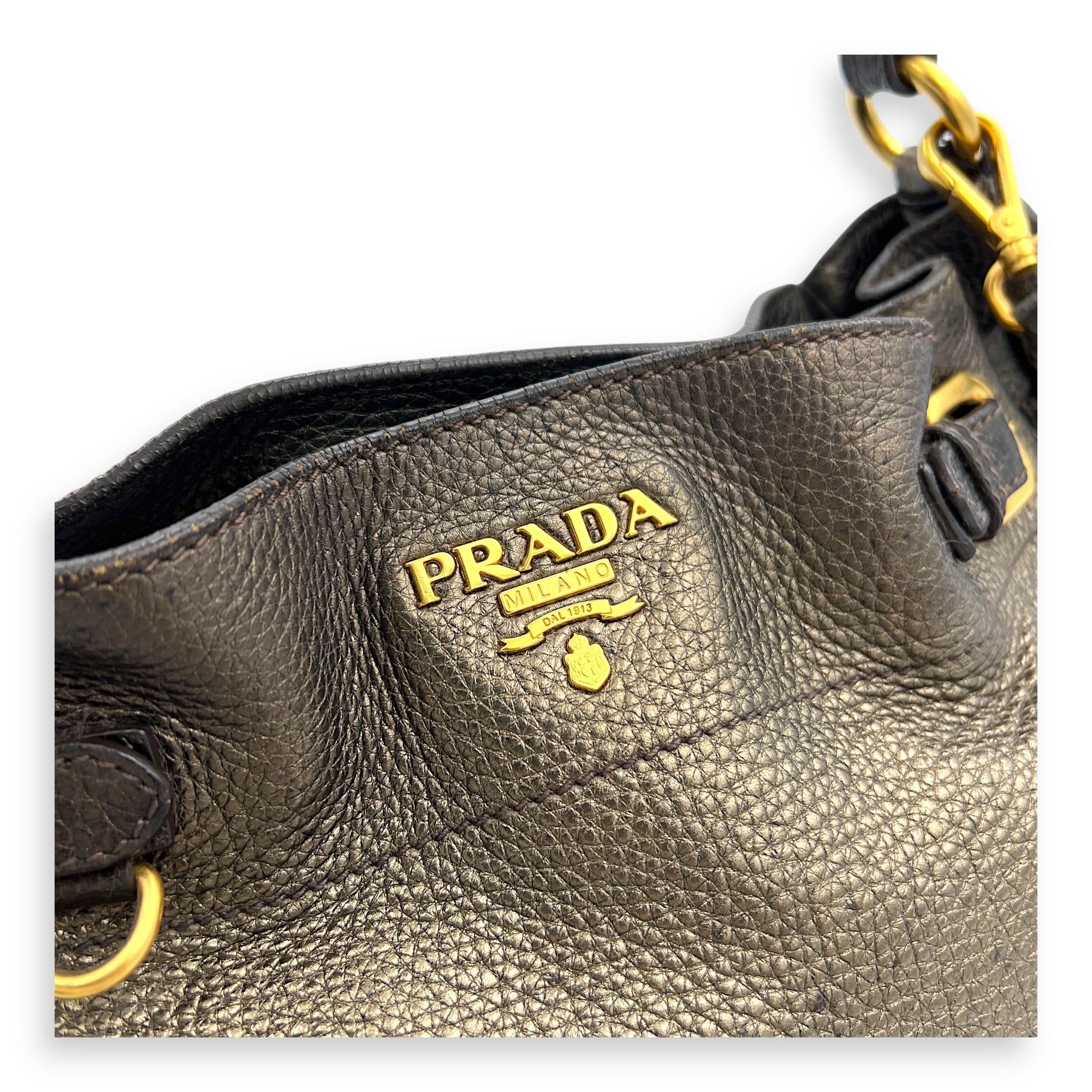 Vit Daino Green Shoulder Bag in Calfskin, Gold hardware