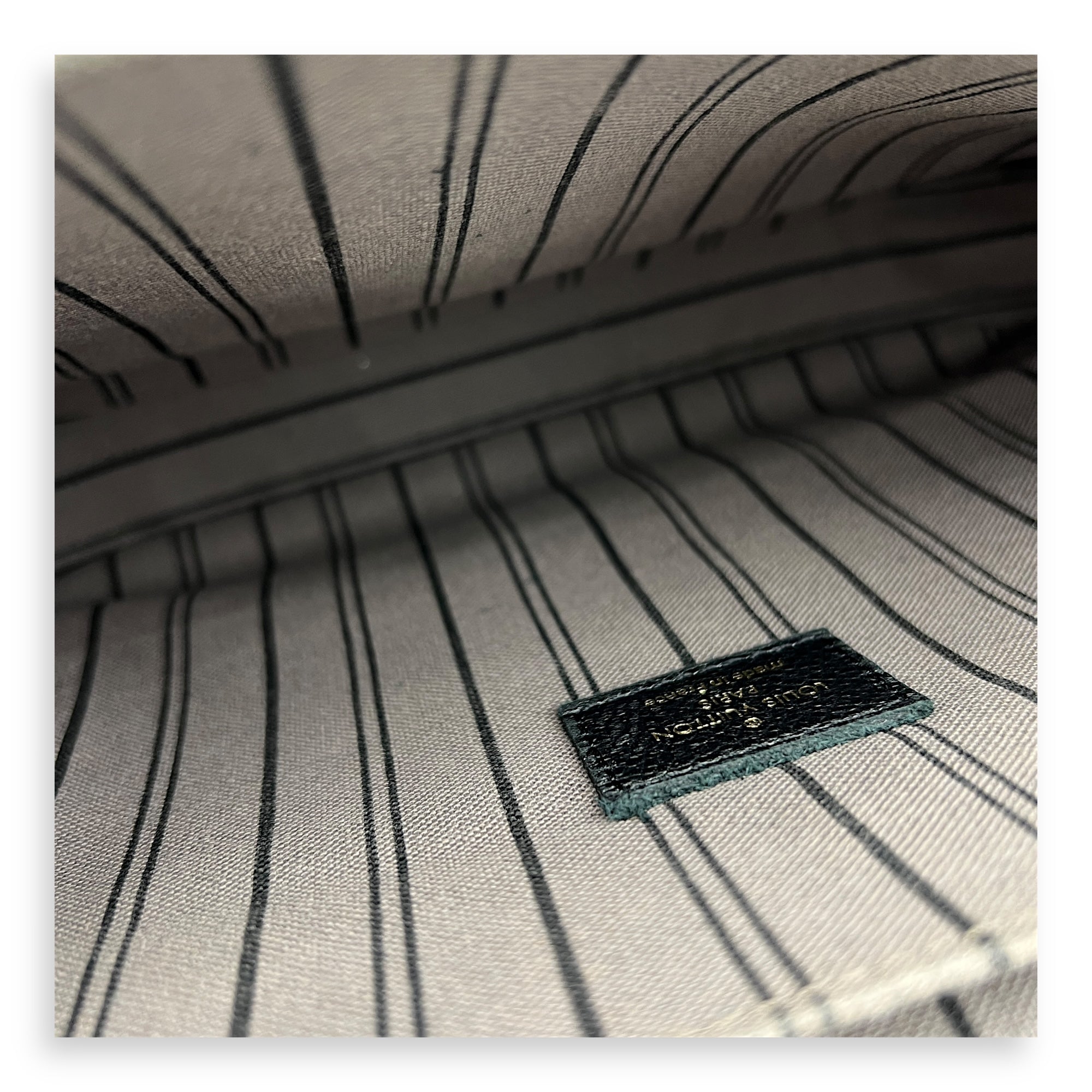 Metis Shoulder Bag Black in Empreinte Leather, Gold hardware